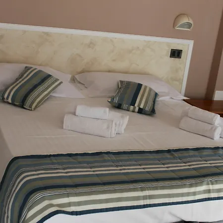 Hotel Mon Reve 3*